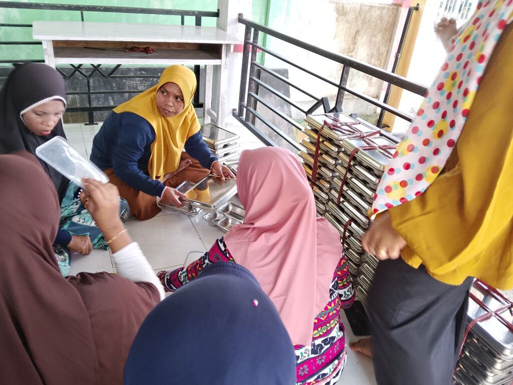penyaluran MBG di desa uwemaasi untuk bumil dan balita