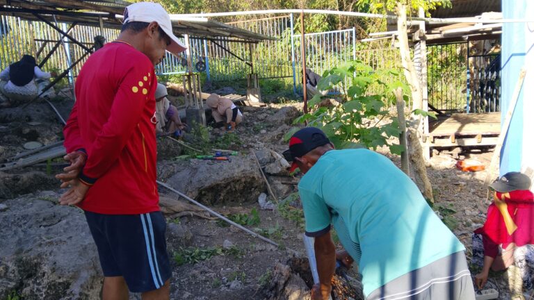BAKTI PEMDES DI SUMUR BOR DESA UWEMAASI